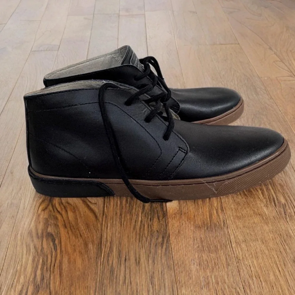 Steve Madden Upton Mens Black Leather Chukka Boots Gum Sole Mid Top Sneakers 8.5